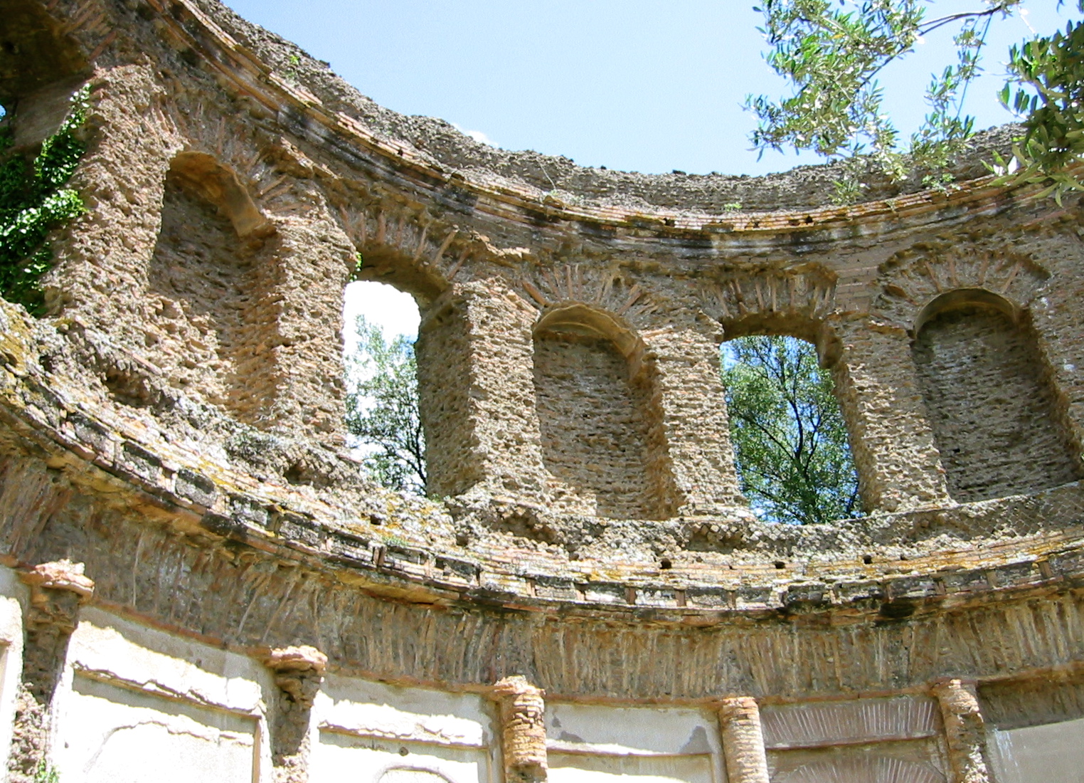  FIGURA 9 finestre accademia.JPG